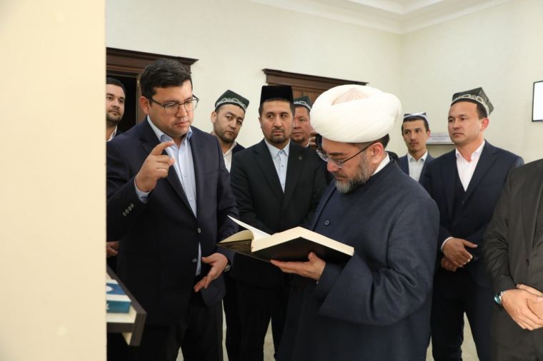 Muftiy hazrat Imom Termiziy nomidagi Islom instituti, madrasa va markaz faoliyati bilan tanishdilar