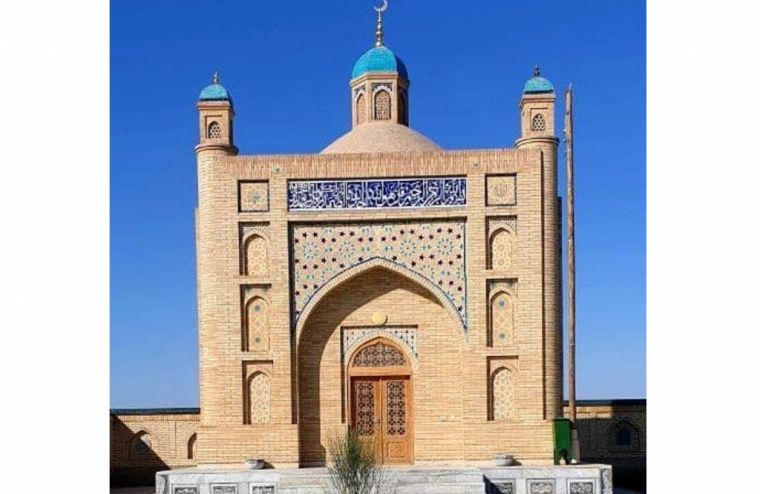 «Puli laqlaqa» – «qimirlayotgan ko'prik»dan o'tib saboq olishga intilgan insonlar, ﻿Buxorodagi qadamjolar...