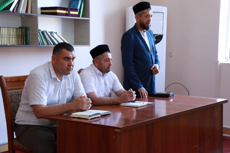 Ҳожилар маънавият тарғиботчиси сифатида жонбозлик кўрсатмоқда