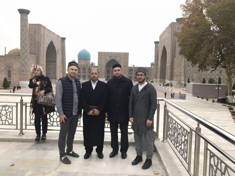 Ulamolar Samarqand ziyoratida (Fotolavha)