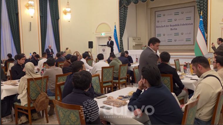 Имамы Узбекистана встретились с соотечественниками в Германии