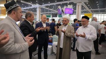    وصلت الدفعات الأولى من الحجاج إلى بلادنا