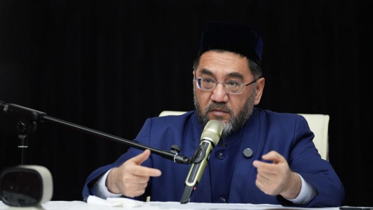 عقد سماحة المفتي اجتماعاً مع الأهالي