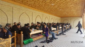 Fotolavha: Peshin namozidan so‘ng