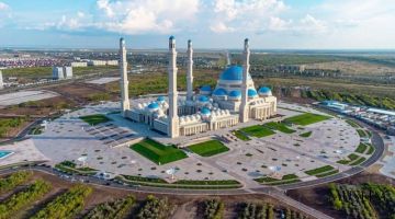 Крупнейший в мире ковёр в мечети Астаны претендует на рекорд Гиннесса