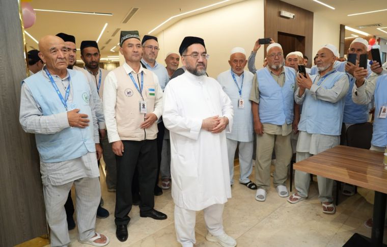 Зиёратчилар билан мулоқот қилиниб, шароитлар кўздан кечирилди