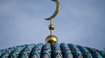 Qamrovi keng mazhablar bardavom