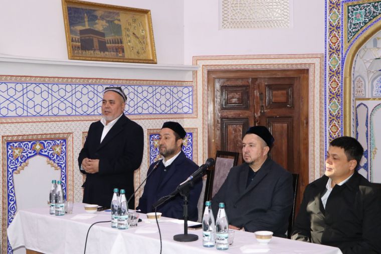 Бухорода имом-хатиблар ва отинойилар билан амалий учрашув