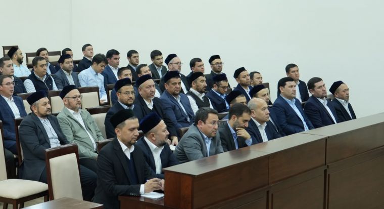 Muftiy hazratlari esdalik nishoni bilan taqdirlandilar