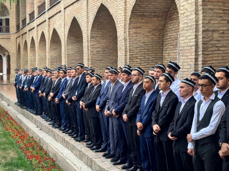 “Biz bir bo‘lsak – yagona xalqmiz, birlashsak – Vatanmiz!” nomli bayram tadbiri