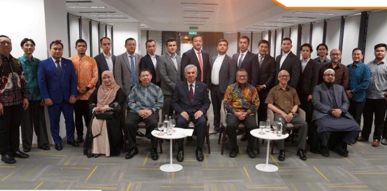 Bank employees from Uzbekistan complete advanced training on Islamic banking in Malaysia