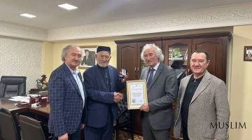 Известного каллиграфа наградили золотой медалью