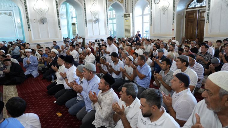 Biz uchun Rasululloh alayhissalomda go‘zal o‘rnak bor!