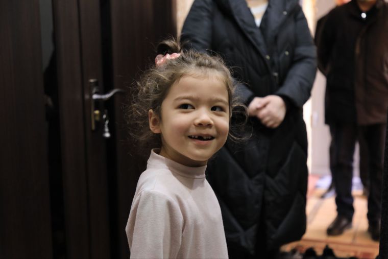 Юздан зиёд хонадонга кирилиб, зарур кўмаклар берилди (фото+)