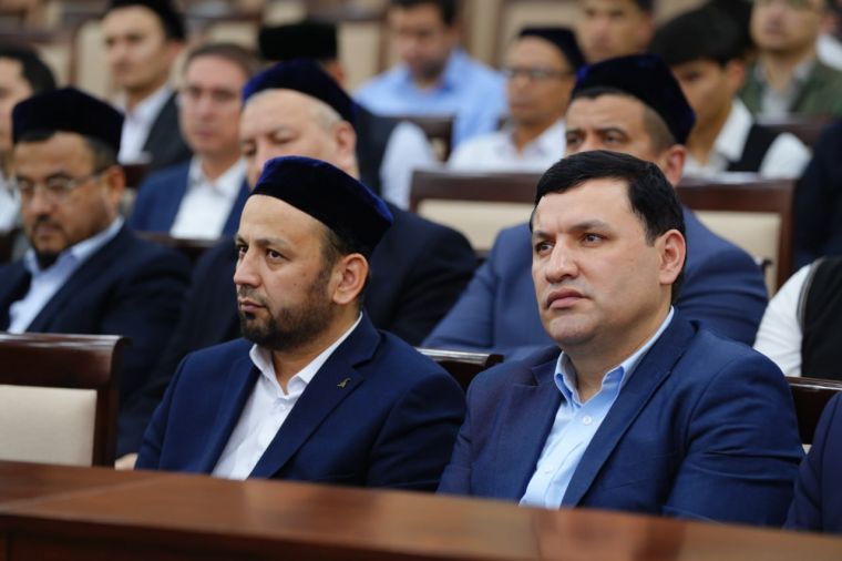 Muftiy hazratlari esdalik nishoni bilan taqdirlandilar