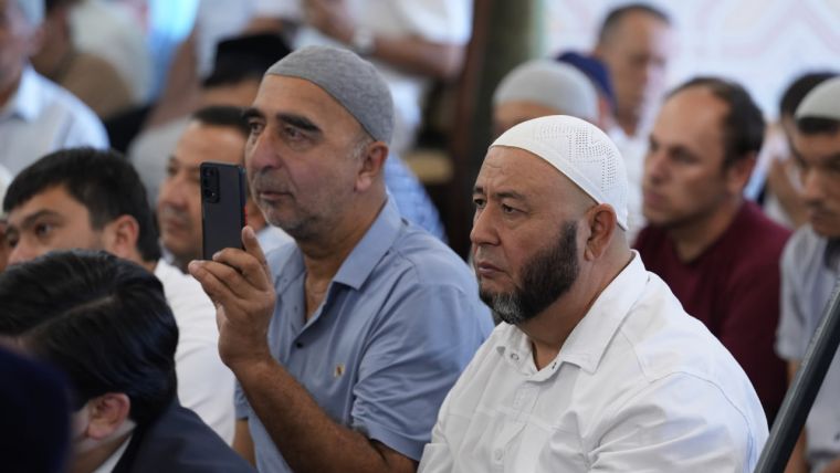 Biz uchun Rasululloh alayhissalomda go‘zal o‘rnak bor!