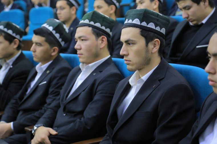 “Ҳидоя” ўрта махсус ислом таълим муассасасида маънавий-маърифий учрашув бўлиб ўтди.