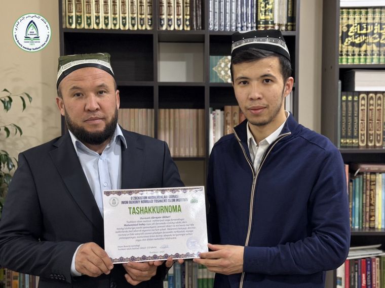 Фарзанди таълимига эътиборли ота-оналар эътироф этилди (фото+)