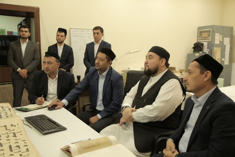 Diniy idorada Usmon Mus'hafi matni tadqiq qilinmoqda
