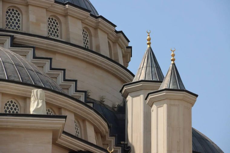В Грозном до конца года планируется открыть пять мечетей