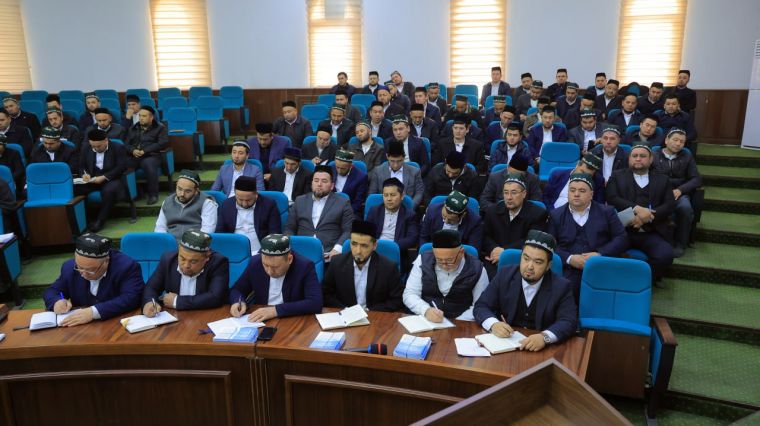 Имом-хатиблар иштирокида навбатдаги йиғилиш ўтказилди