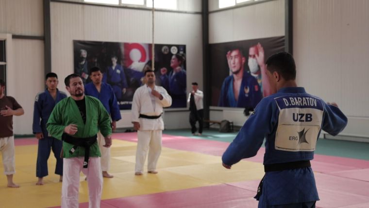 Сурхондарёлик полвон имомлар гиламга тушди!