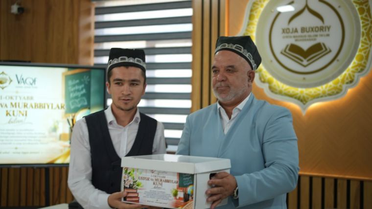 Qashqadaryoda ustoz va murabbiylarga yuksak ehtirom ko‘rsatildi