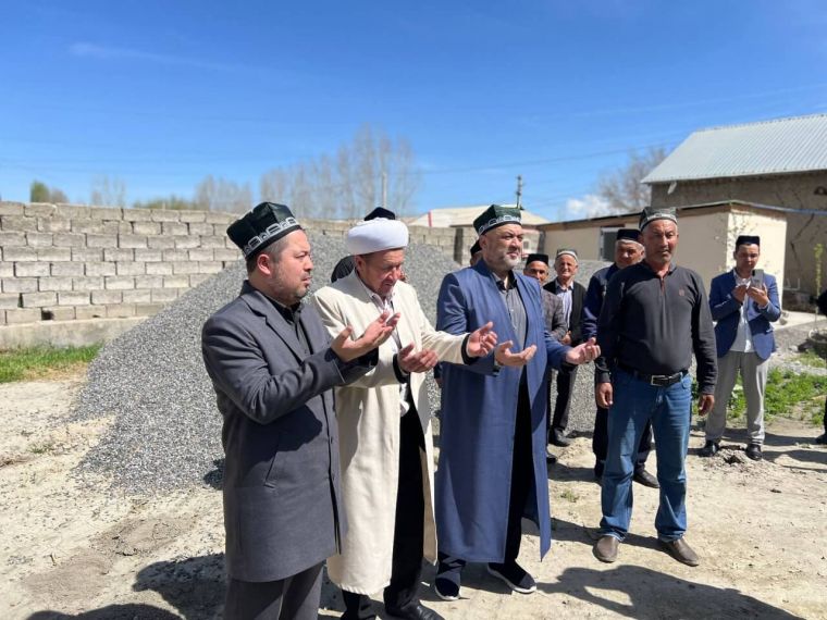 Тайлоқдаги масжид янги биносига илк тамал тоши қўйилди.