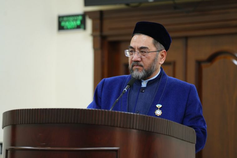 Muftiy hazratlari esdalik nishoni bilan taqdirlandilar