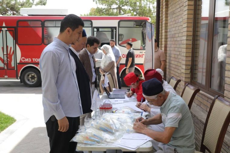 Diniy idora xodimlari beg‘araz donorlik aksiyasida faol ishtirok etdi
