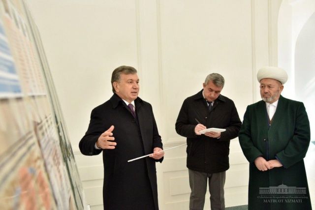 Shavkat Mirziyoyev visits the mausoleum of Bahauddin Naqshband