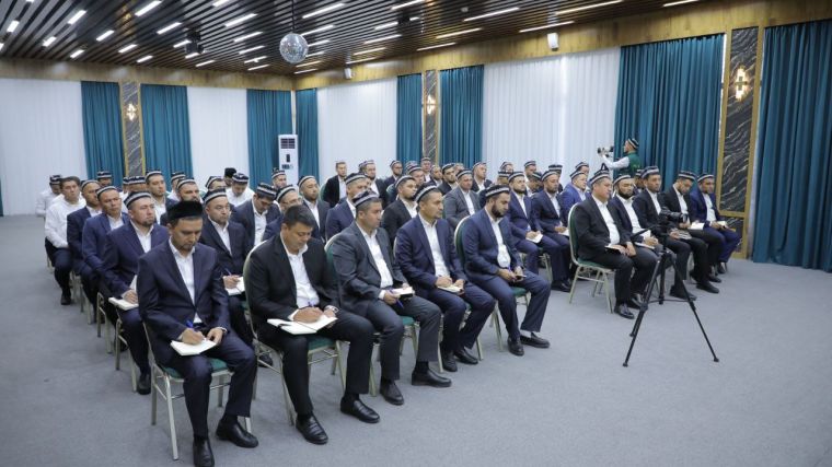 بدأت ندوة علمية عملية للعاملين الشباب في المجال الديني
