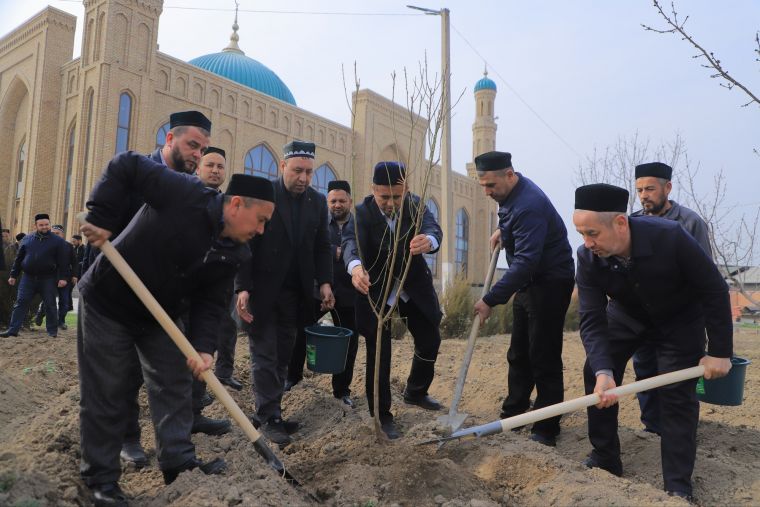 Diniy soha xodimlari “Yashil makon” loyihasida faol qatnashmoqda