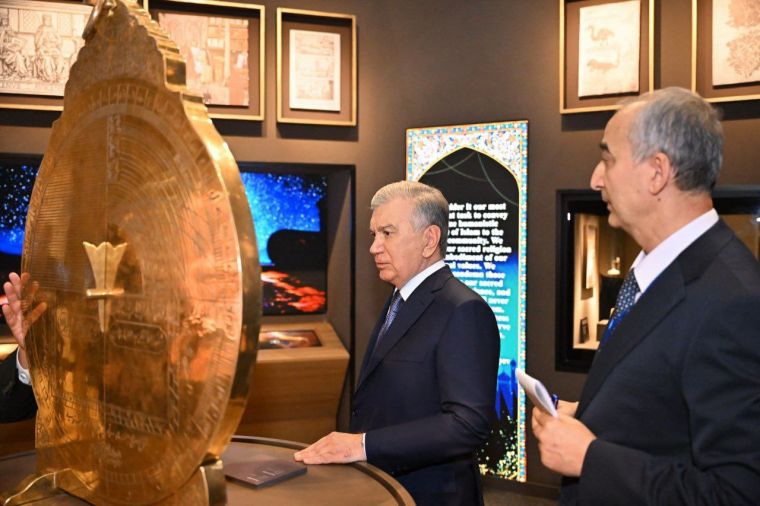 Prezident Islom sivilizatsiyasi markazida olib borilayotgan ishlar bilan tanishdi
