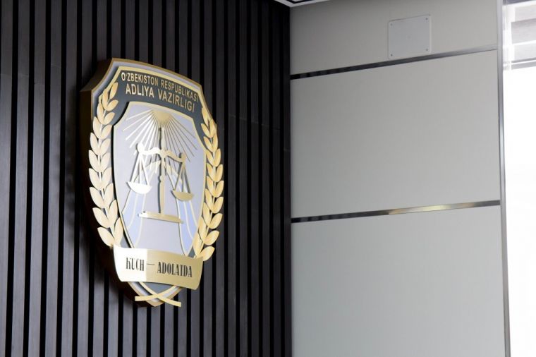 «Қонунчиликда ибодат либоси бўйича қоида бекор қилинмоқда». Адлия вазири ўринбосари янги қонун лойиҳаси ҳақида