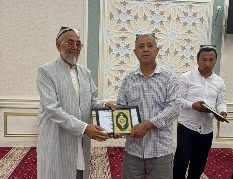 “Qur’oni karim va tajvid” o‘quv kursining bitiruvchilariga sertifikatlar topshirildi