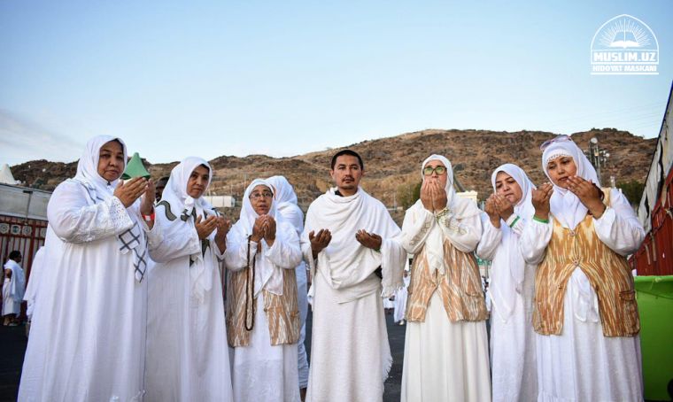 Arafotda hojilar Haq taologa iltijo qilmoqda