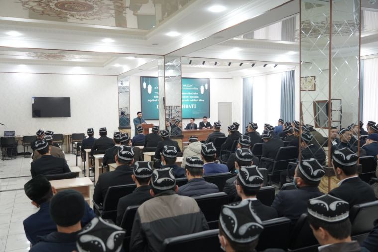 Талабалар билан самимий суҳбат 