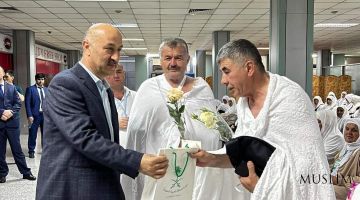 Первых таджикских паломников отправили в хадж