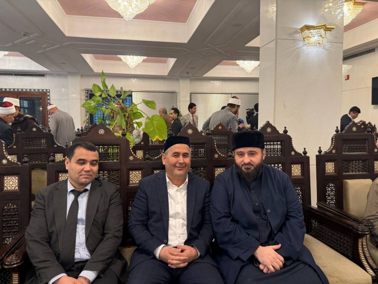 Тошкент ислом институти вакиллари Қоҳирадаги халқаро форумда иштирок этди