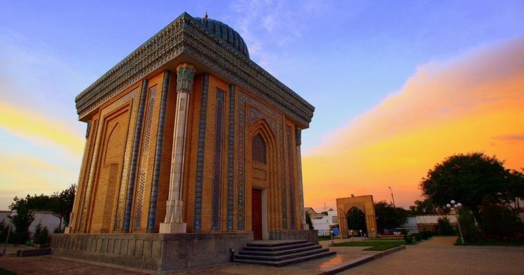 Мусулмонларнинг тўғри ақидасини асослаб берган буюк аллома