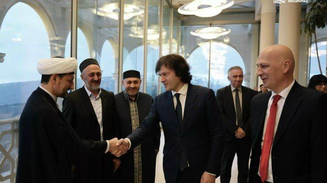 Премьер Грузии встретился на ифтаре с мусульманскими лидерами страны