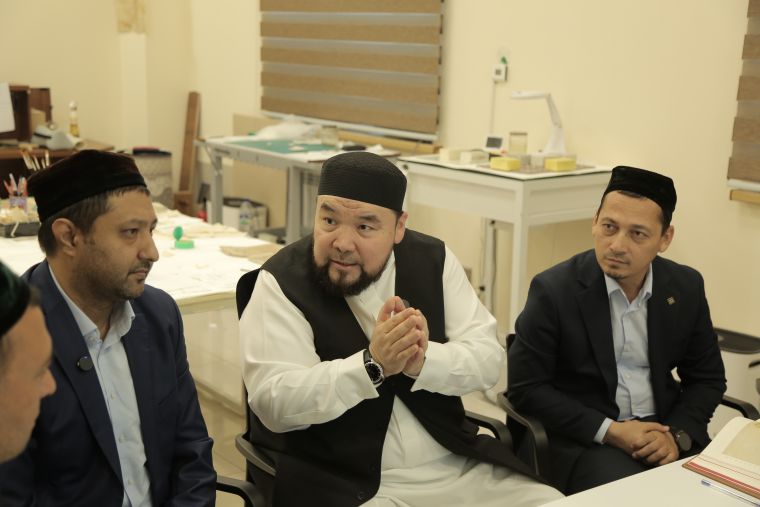 Diniy idorada Usmon Mus'hafi matni tadqiq qilinmoqda
