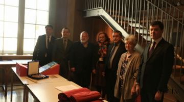 Researchers from Uzbekistan visit French libraries.