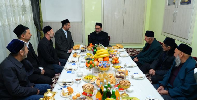 МАРҲУМ МЕҲНАТ ФАХРИЙСИ ХОНАДОНИДА ИФТОРЛИК