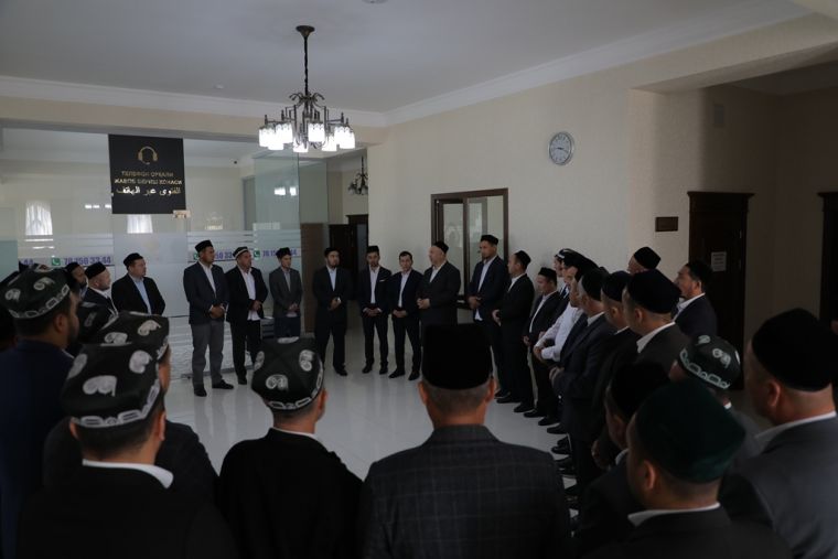 Olis hududdagi imomlar Diniy idora faoliyati bilan tanishdi (Foto+)