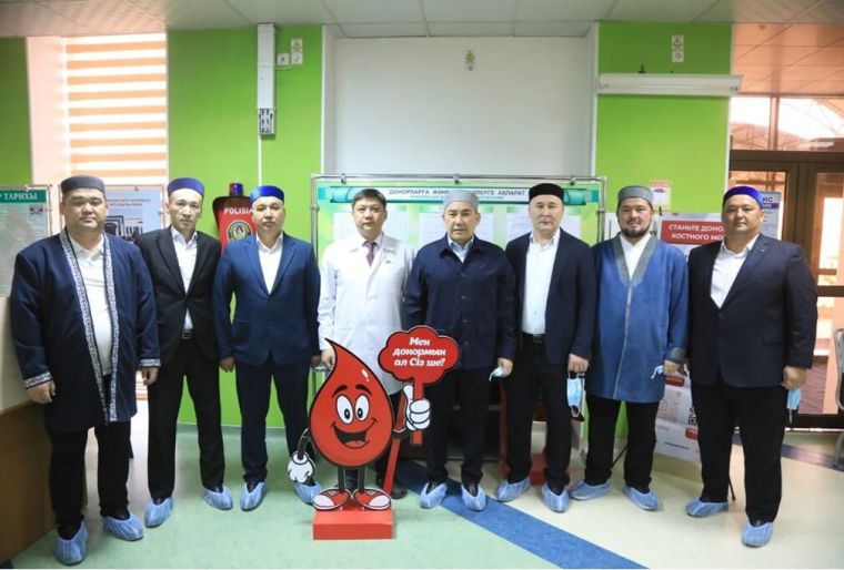 В Казахстане имамы сдали донорскую кровь 