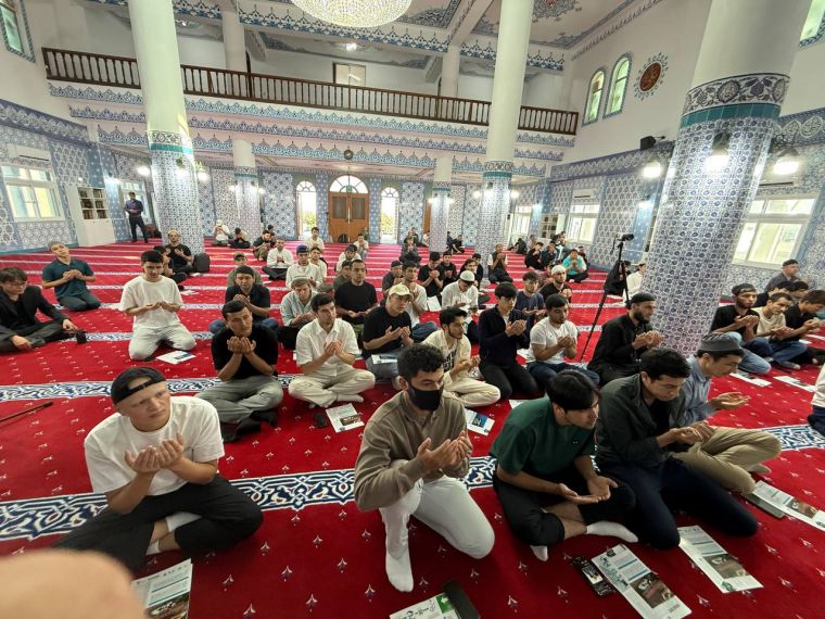 Seuldagi markaziy masjidda yurtimiz ulamosi juma namozini o‘qib berdi