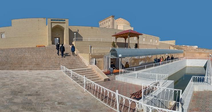 Священные горы Султан Увайс: Зубы святого, ставшие горами