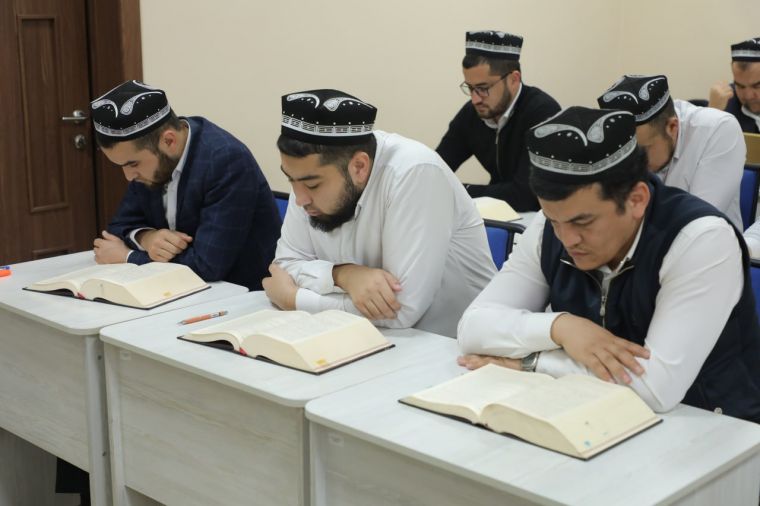 Diniy ta’lim muassasalarida xatmi kutublar boshlandi (fotolavha)